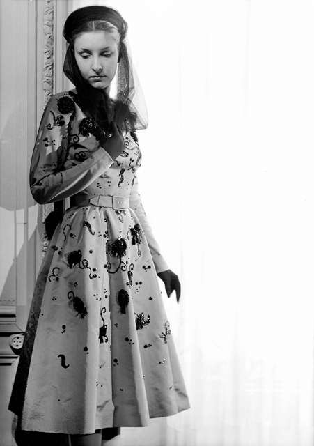OMG that dress!  Balenciaga dress, Fashion, 1960s dresses