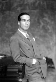 Cristóbal Balenciaga biography